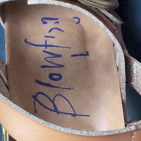 Blow Fish Malibu Munich Brown Woman's Sandals,Size 6. - Picture 6 of 9